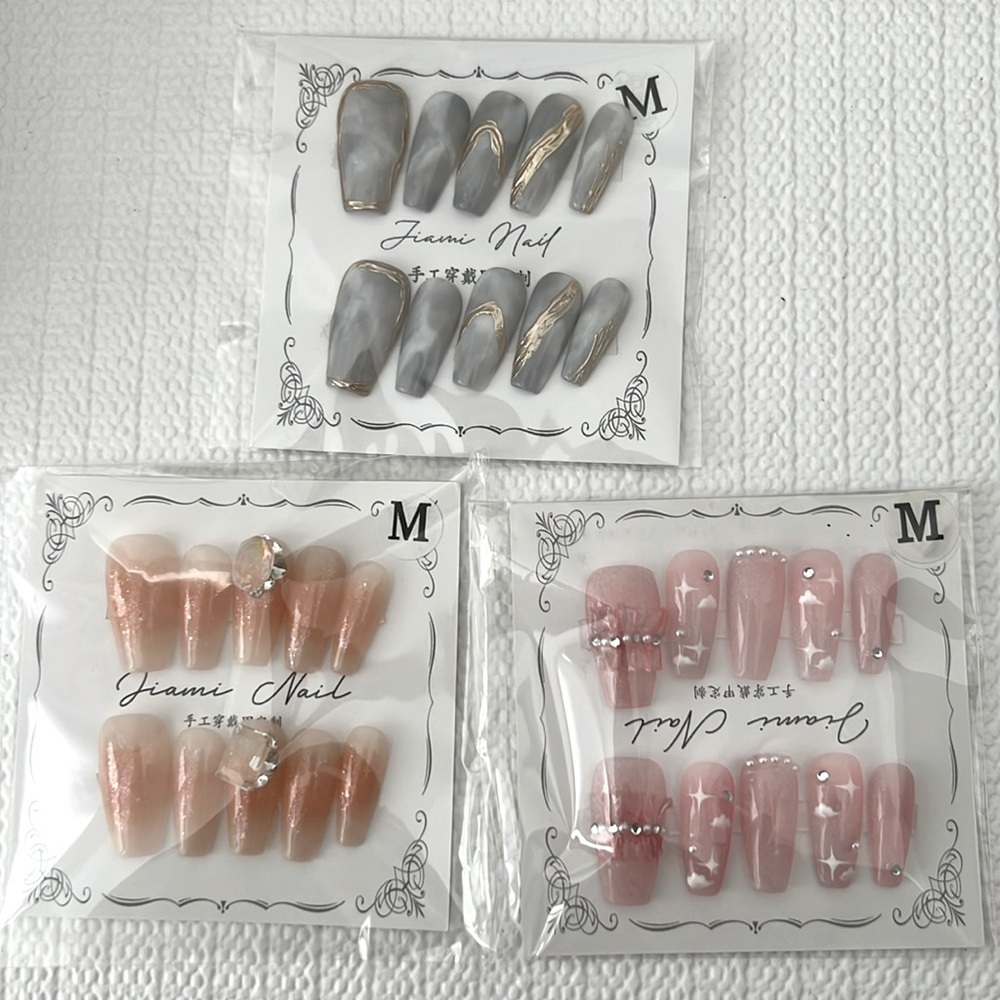 Buy 3 get one FREE Press on nails, size M